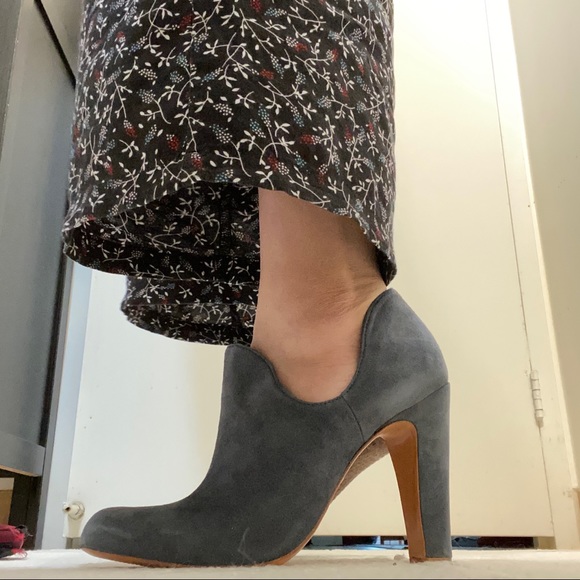 ***SOLD***Vince Camuto Bootie - Picture 6 of 6